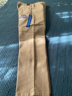 Gloria Vanderbilt Amanda Straight Leg Jeans in Khaki
